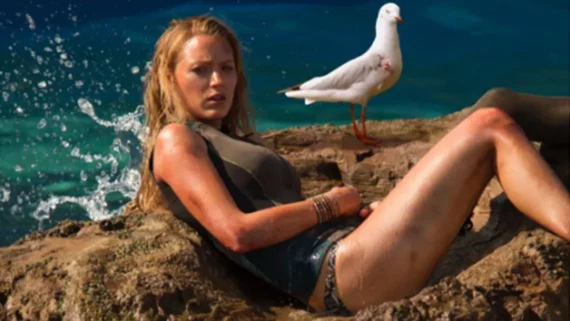instinct-de-survie-the-shallows-image-4-blake-lively-film-2016-sony-pictures-go-with-the-blog