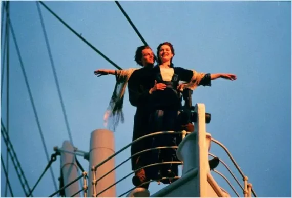 Titanic, les bras en croix