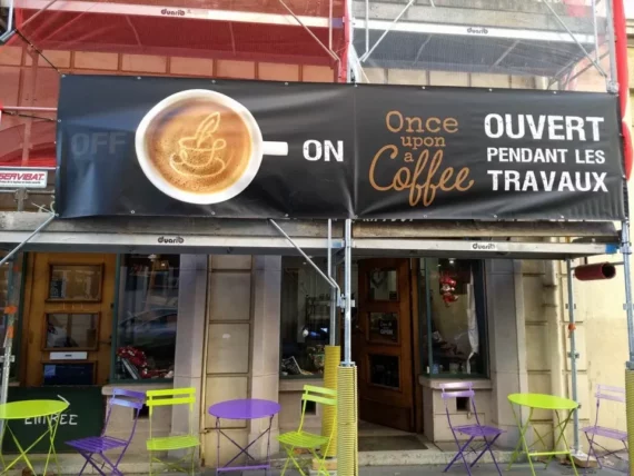Au 101 rue Béchevelin se trouve un salon de thé, Once Upon A Coffee, où l'ambiance est agréable et l'accueil bienveillant. Arlyo vous recommande cet établissement chaleureux où la variété est de mise.